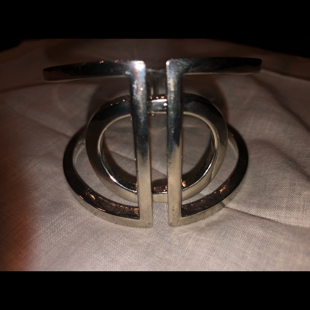 3🌻for$10 Charming Charlie’s Silver Bangle